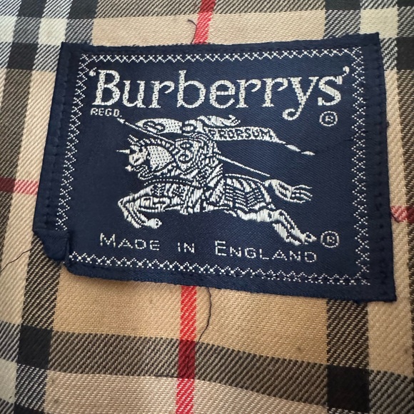 Authentic Burberry Trench Coat - USED CONDITION - Picture 4 of 6